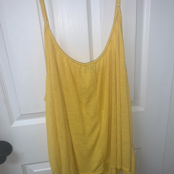 Yellow loose fitted tank plus size - Picture 3 of 3